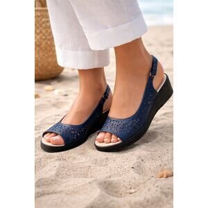 Comfortview Navy Blue Slingback Sandals Wedge Heel Size 9M Laser Cut Sale !!
